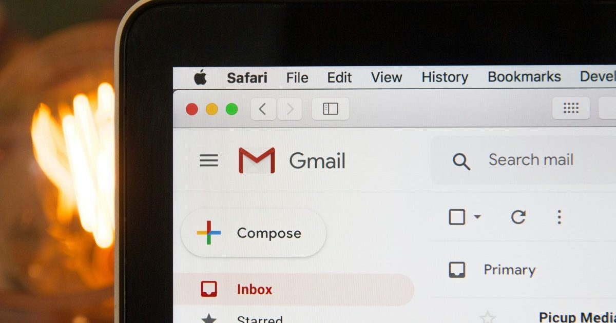 Table comparing spam emails vs strategic cold emails